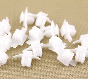 Honda Civic 2006-2011 White Arch Moulding Clip